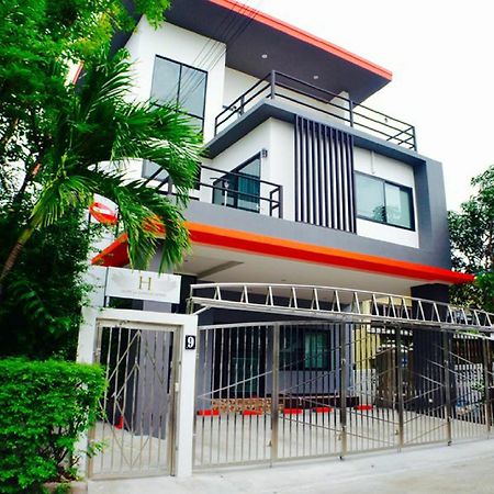 4 Bedroom House At Skytrain Bangkok Zewnętrze zdjęcie